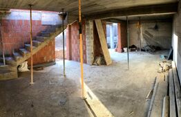 Casa cu 5 camere, 132 mp utili, 400 mp teren la intrare in Campenesti