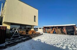 Vila cu finisaje moderne 440 mp, teren 1200 mp, Harman