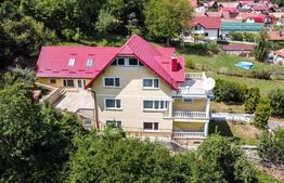 Vila deosebita de 534 mp, 1800 mp, terasa, Codlea 