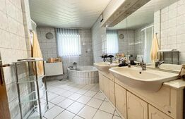 Vila deosebita de 534 mp, 1800 mp, terasa, Codlea 