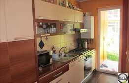 Apartament de vanzare, 2 camere 54 mp cu gradina de 30 mp, zona strazii Eroilor!