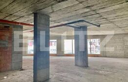 Spatiu comercial, 215 mp, 6 parcari, Floresti