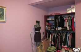 Apartament modern cu 3 camere, 56 mp, pod de 10 mp, parcare! Zona Terra!