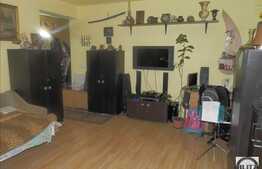 Apartament cu 1 camera, decomandat, 40 mp utili, balcon! Zona strazii Eroilor!