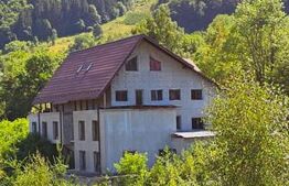 Pensiune intabulata de 800 mp, teren 7000 mp. localitatea Bran