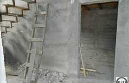 Apartament pe doua niveluri, 110 mp, semifinisat! Zona Florilor!2 locuri parcare