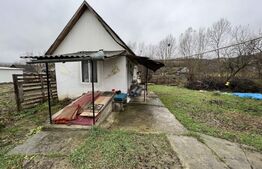 Casa de 75 mp, 3 camere,  teren 642 mp,  Livada 