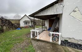 Casa de 75 mp, 3 camere,  teren 642 mp,  Livada 