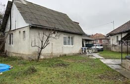 Casa de 75 mp, 3 camere,  teren 642 mp,  Livada 