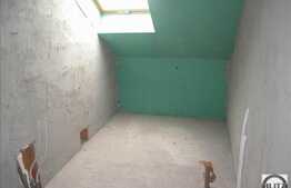 Mansarda 1 camera, 34 mp, zona Unicarm! Posibilitate RATE! Semifinisata!