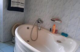 Apartament spatios in casa, 3 camere, 150mp, zona Bod