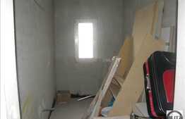 Apartament 1 camera, 40 mp, decomandat, semifinisat! Zona magazinului Unicarm!