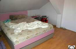 Apartament cu 2 camere, 90 mp, la mansarda unei vile, zona Scolii de Politie