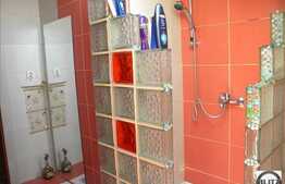 Apartament cu 2 camere, 90 mp, la mansarda unei vile, zona Scolii de Politie