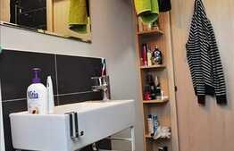 De vanzare 3 camere, 65 mp, decomandat, A.C., zona strazii Buna Ziua