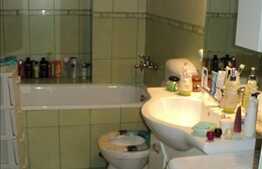 Vanzare 2 camere, 51 mp, decomandat, zona magazinului Unicarm! Parcare!