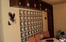 Vanzare 2 camere, 51 mp, decomandat, zona magazinului Unicarm! Parcare!