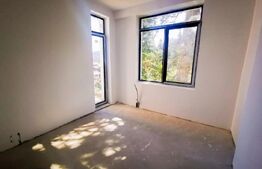 Pensiune semifinisata, 600mp utili, 18 camere, Predeal