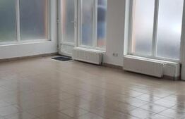 Spatiu comercial cu vitrina, 54 mp, in Sannicoara