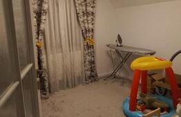 Casa 5 camere, IZVOR