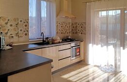 Casa individuala la cheie, 200 mp utili, 520 mp teren, Dezmir