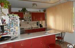 3 camere, 96 mp, parcare, sistem de alarma, zona strazii Fagului!