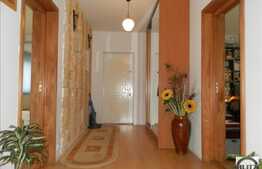 3 camere, 96 mp, parcare, sistem de alarma, zona strazii Fagului!