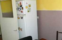 Vanzare apartament cu 4 camere, decomandat, 96 mp