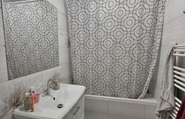 Apartament cu 3 camere, semi-decomandat, 62 mp, zona Eroilor