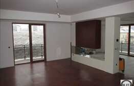 3 camere, 135 mp, etaj intermediar, parcare, boxa, zona Grand Hotel Italia!