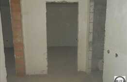 De vanzare 2 camere, 52 mp, 2 balcoane, semifinisat, zona strazii Eroilor!