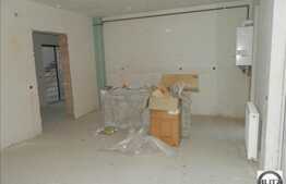 De vanzare 2 camere, 52 mp, 2 balcoane, semifinisat, zona strazii Eroilor!