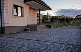 Casa individuala , 124 mp utili , 940 mp teren, intrare Dezmir