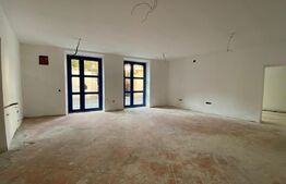 Cladire in stil Baroc, in Piata Muzeului spatiu la etaj cu acces din strada