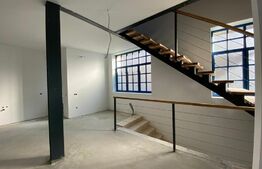 Cladire in stil Baroc, in Piata Muzeului spatiu la etaj cu acces din strada