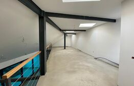 Cladire in stil Baroc, in Piata Muzeului spatiu la etaj cu acces din strada