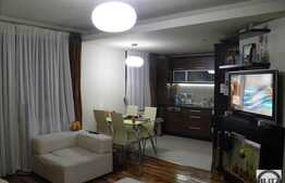 De vanzare apartament 3 camere, 78 mp, zona Oncos