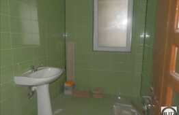 2 camere, 50 mp utili, 3 balcoane, finisat, etaj intermediar! Zona Eroilor!