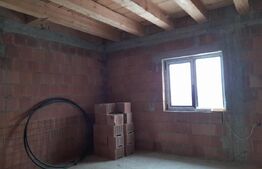 2 CASE DE VÂNZARE în municipiul SĂCELE 