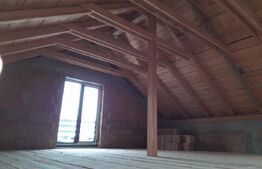 2 CASE DE VÂNZARE în municipiul SĂCELE 