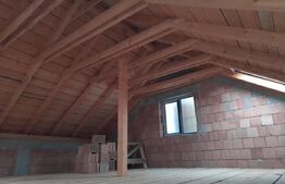 2 CASE DE VÂNZARE în municipiul SĂCELE 