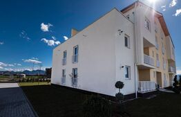 Apartament 3 camere, bloc tip vila P + 2, Sanpetru