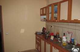 Apartament cu 1 camera, 34 mp, balcon de 8 mp, parcare cu CF! Zona Florilor!