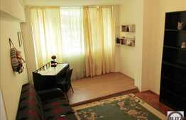 4 camere, 87 mp, etaj intermediar, decomandat, 2 bai, 2 boxe la subsol!