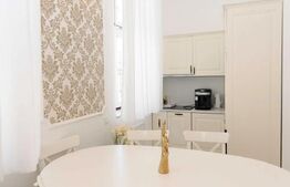Apartament in stil imperial 2 camere, 70mp, ultracentral, strada Avram Iancu