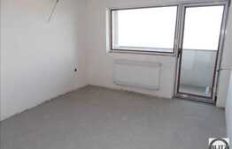 De vanzare apartament cu 3 camere, 92 mp, garaj, boxa, zona Polus Center