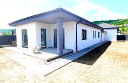 🌟 Casă cuplată într-o oază de confort și liniște din Dezmir! 🌟