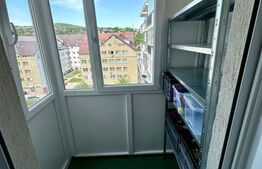 3 camere, et intermediar, la cheie,  garaj, zona Oasului 86-90