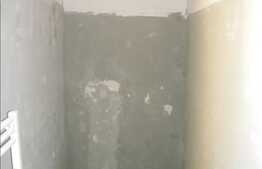 3 camere, semifinisat, 100 mp utili, 3 balcoane + 2 garaje, zona linistita!