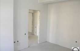 3 camere, semifinisat, 100 mp utili, 3 balcoane + 2 garaje, zona linistita!